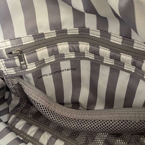 lululemon athletica Black Unisex Duffel Bag - Picture 12 of 16